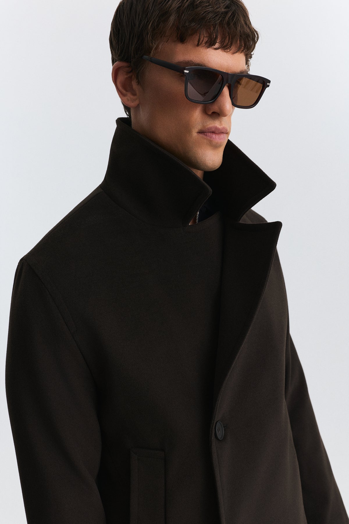 Relax Fit Short Coat with Double-Breasted Closure
