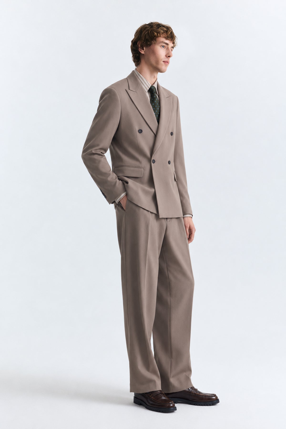 Relax Fit Double-Breasted Suit