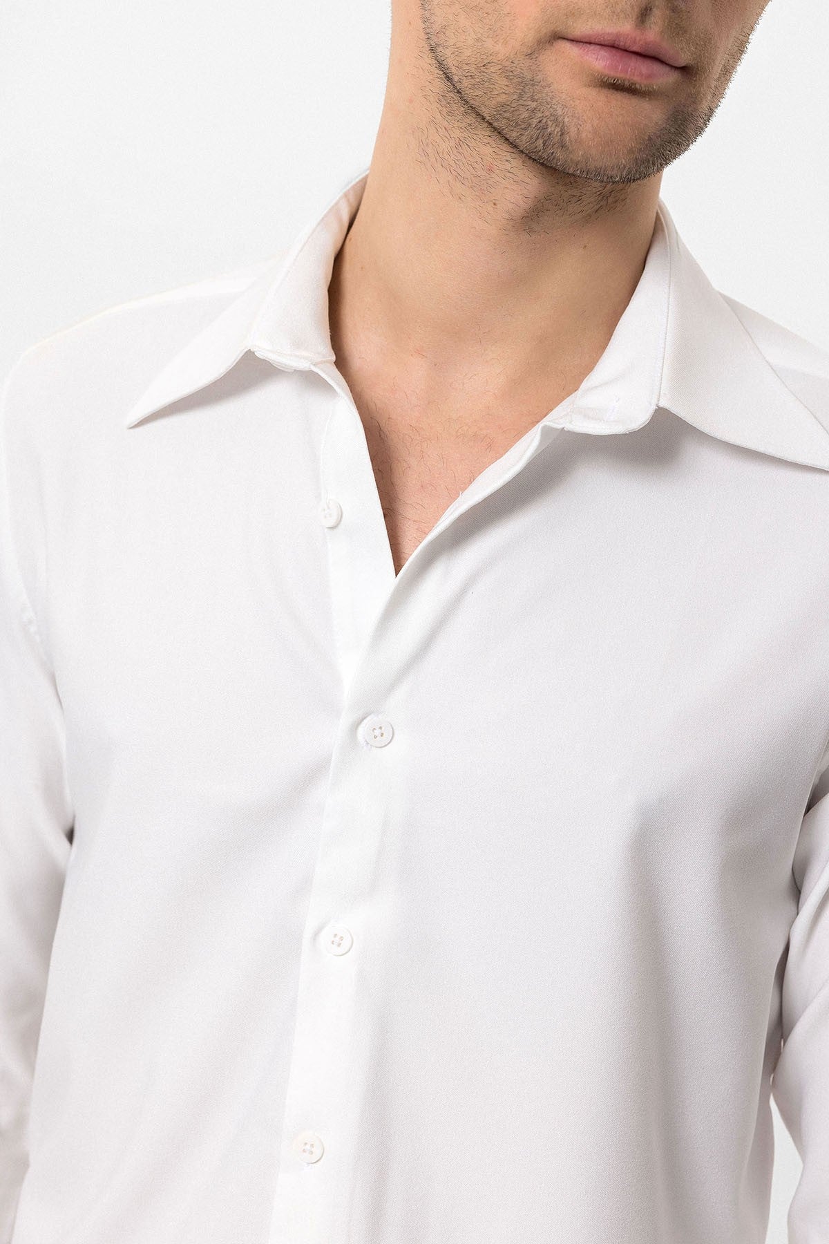 Antioch Slim-Fit Men's Long-Sleeve Shirt with a Wide Collar