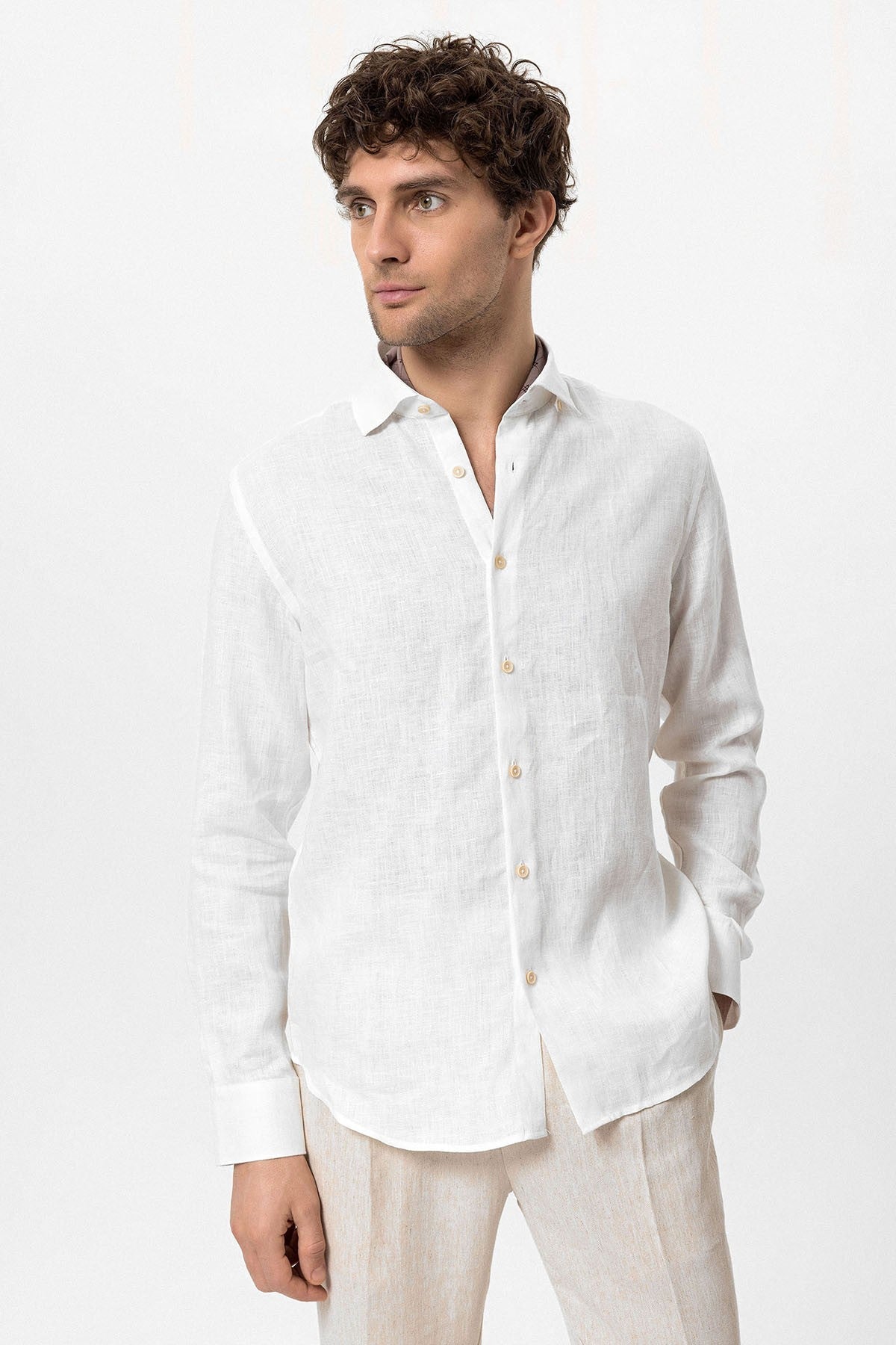 Men's 100% Linen Shirt with an Antioch Collar and Button Detail