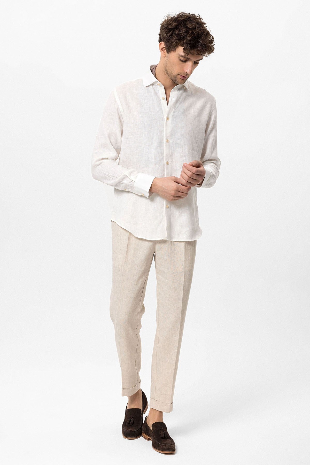 Men's 100% Linen Shirt with an Antioch Collar and Button Detail