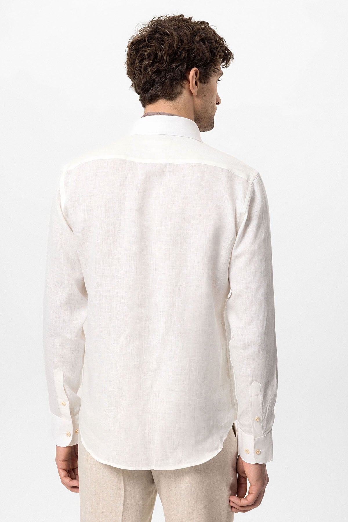 Men's 100% Linen Shirt with an Antioch Collar and Button Detail
