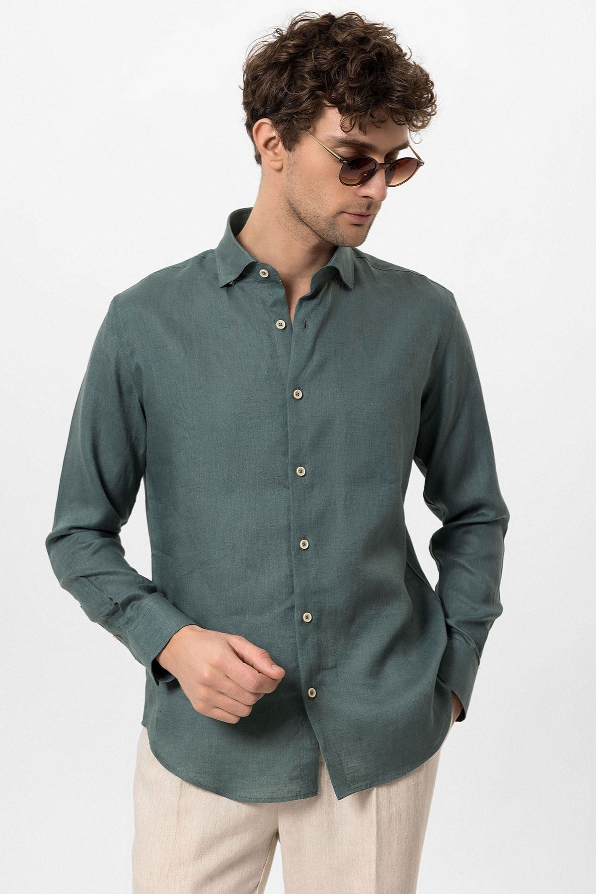 Men's 100% Linen Shirt with an Antioch Collar and Button Detail