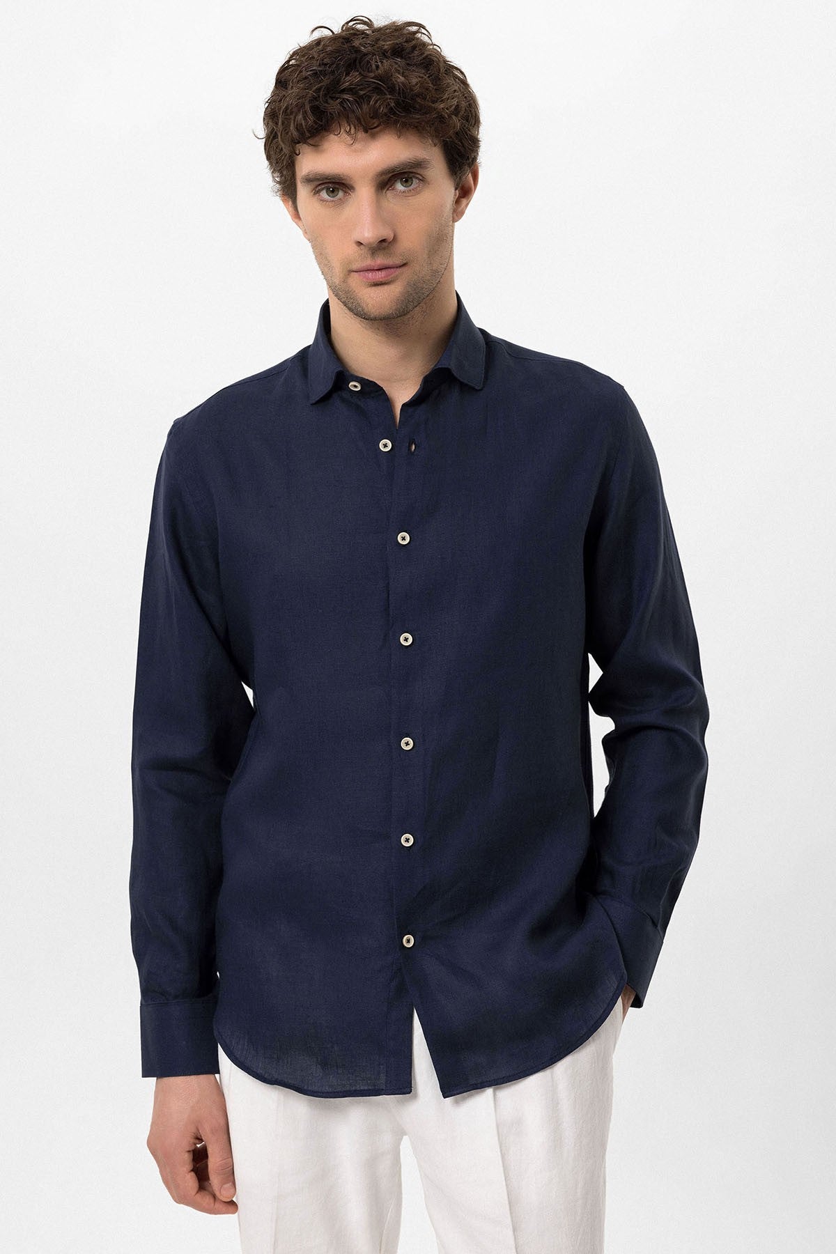 Men's 100% Linen Shirt with an Antioch Collar and Button Detail