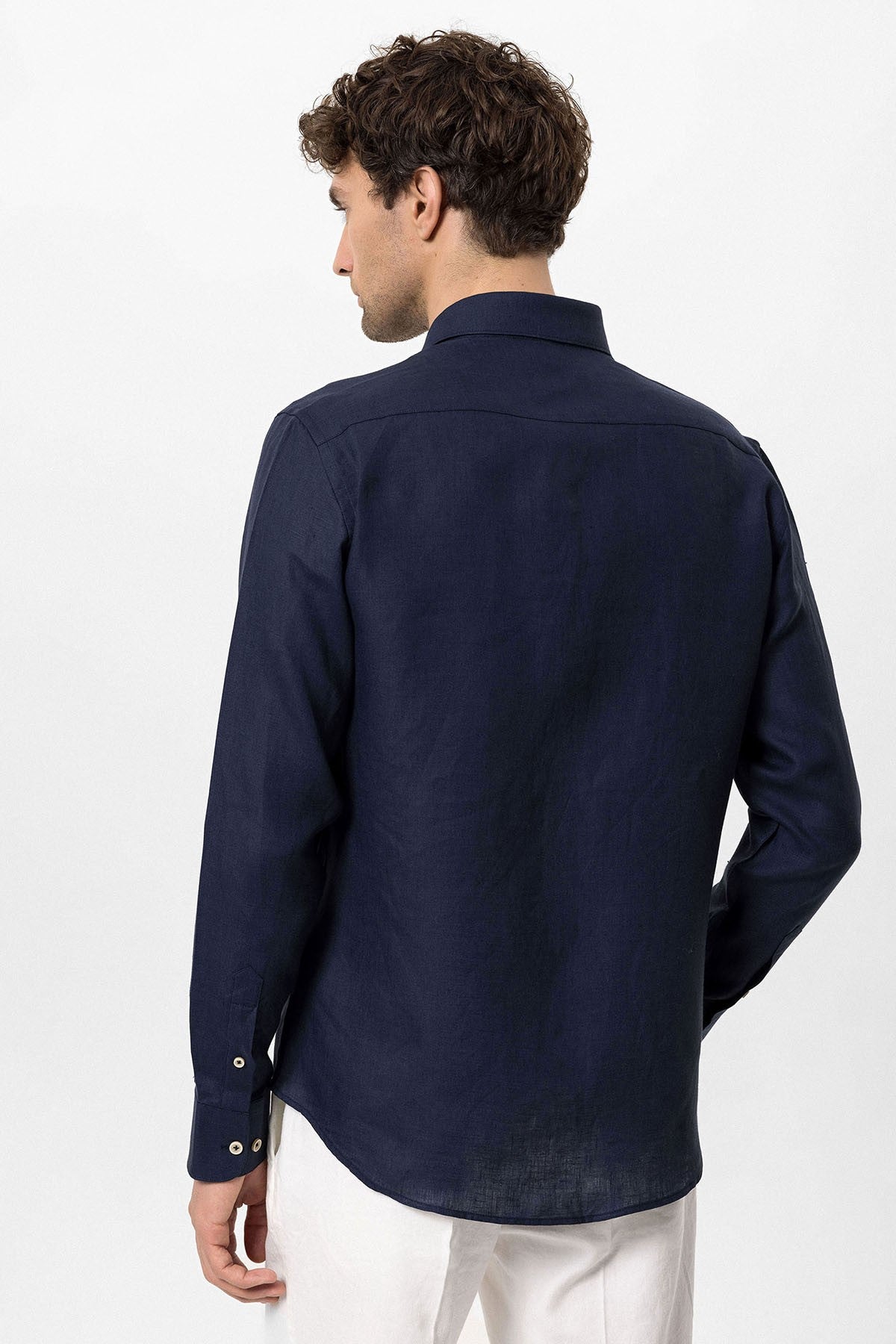Men's 100% Linen Shirt with an Antioch Collar and Button Detail