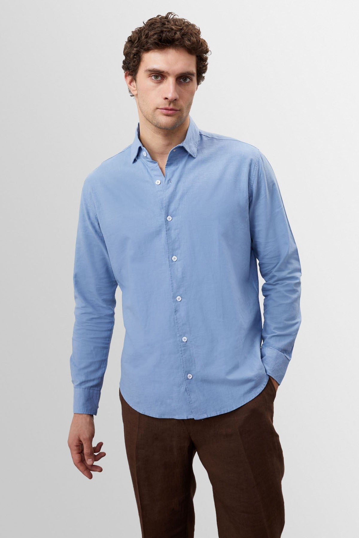 Men's 100% Linen Shirt with an Antioch Collar and Button Detail