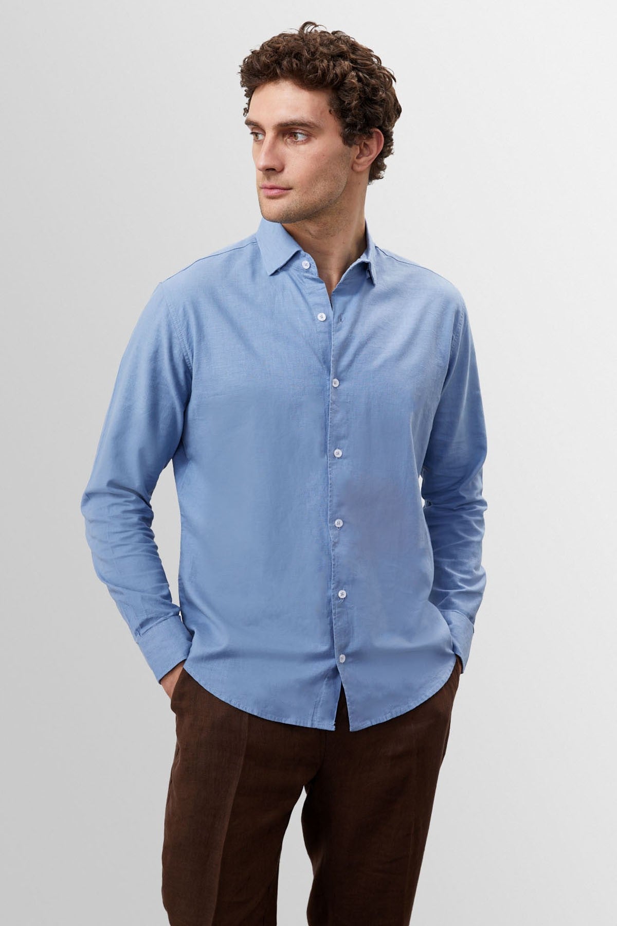 Men's 100% Linen Shirt with an Antioch Collar and Button Detail
