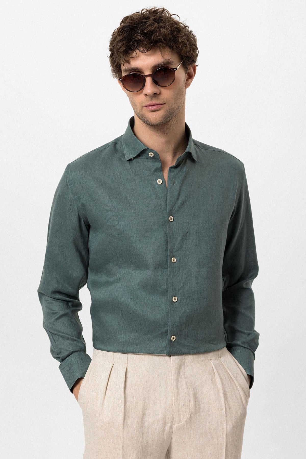 Men's 100% Linen Shirt with an Antioch Collar and Button Detail