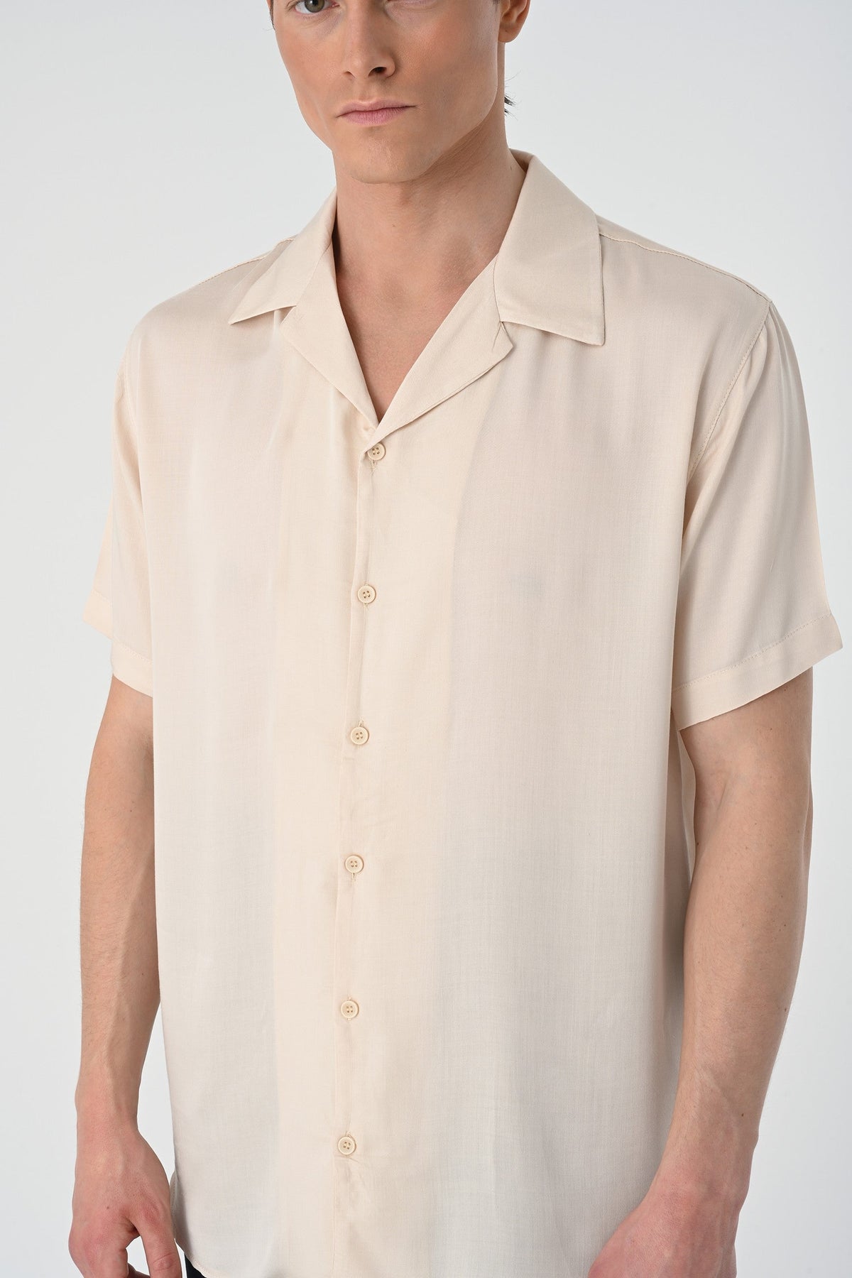 Antioch Oversized Short-Sleeve Men's Shirt with Apache Collar