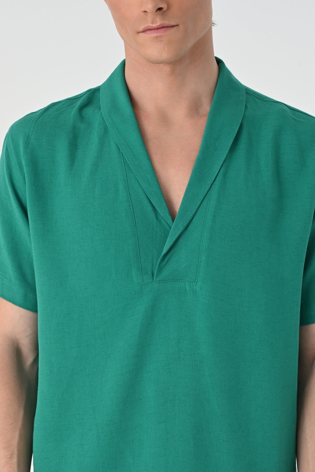 Antioch Relax Fit Short-Sleeved Men's Shirt with a Shawl Collar