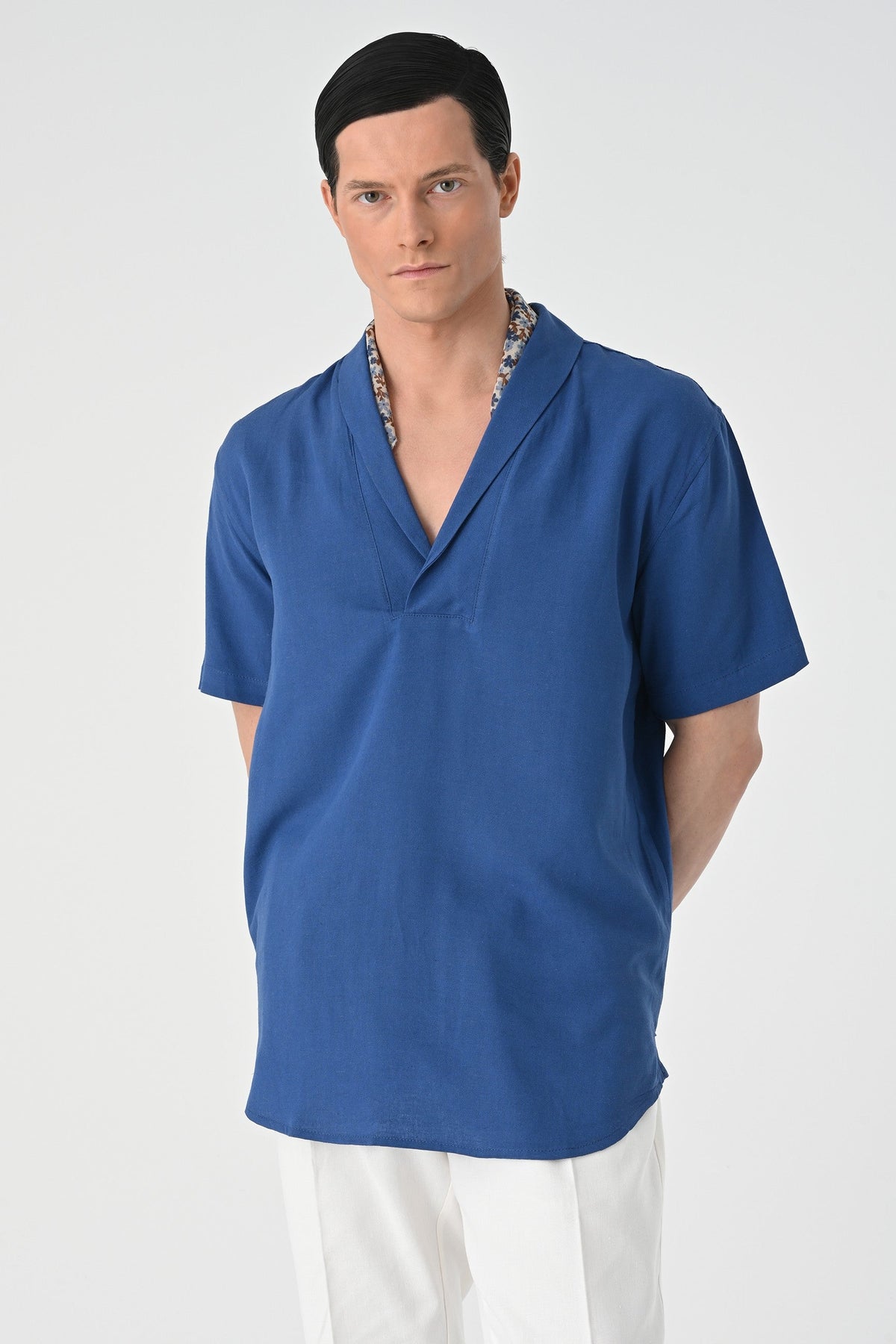 Antioch Relax Fit Short-Sleeved Men's Shirt with a Shawl Collar