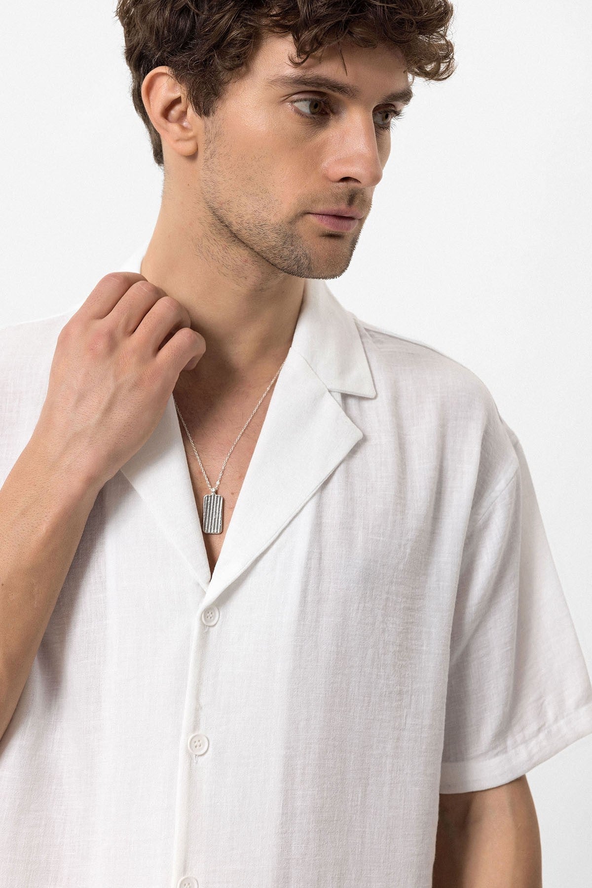 Antioch Oversized Short-Sleeve Men's Shirt with Apache Collar