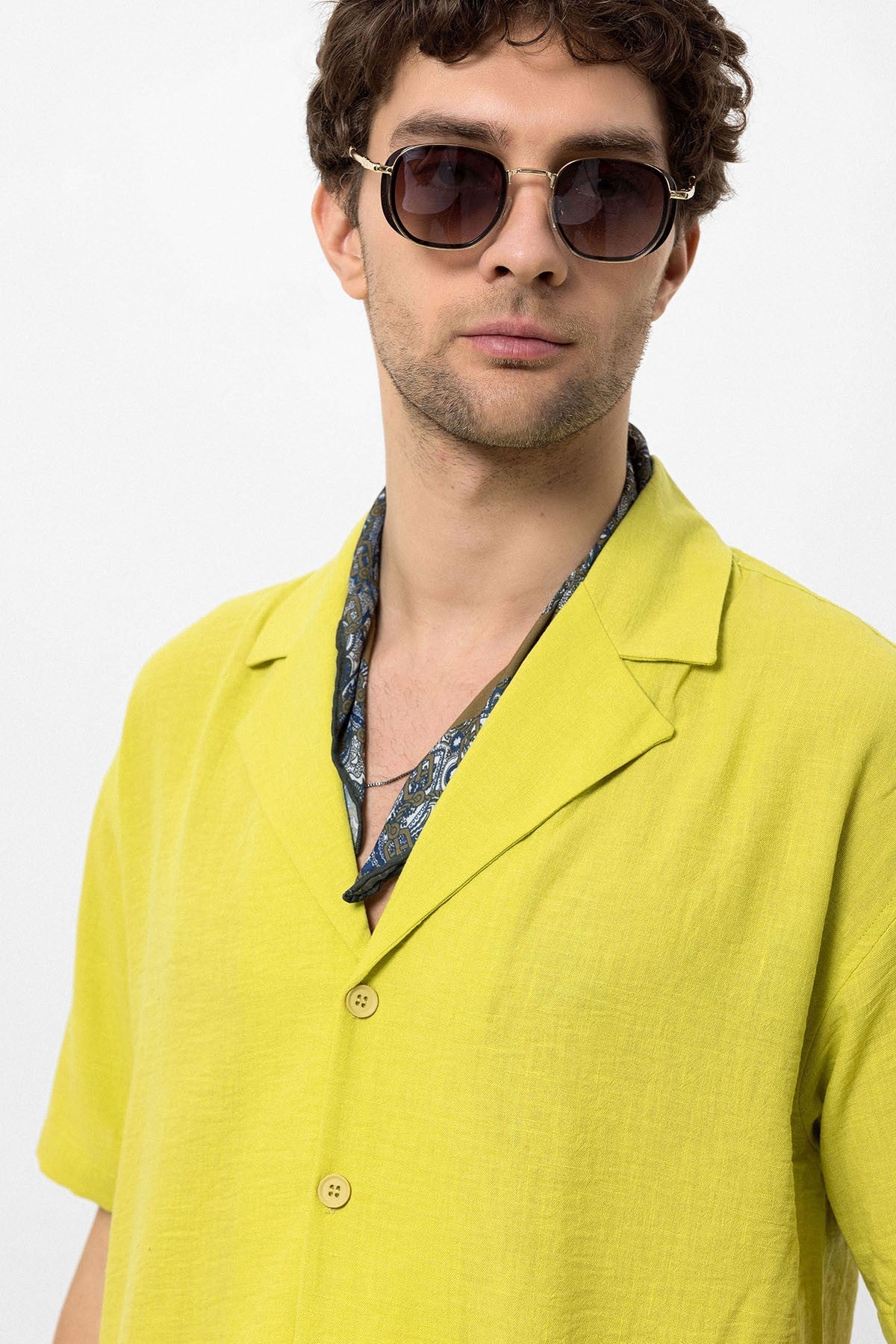 Antioch Oversized Short-Sleeve Men's Shirt with Apache Collar