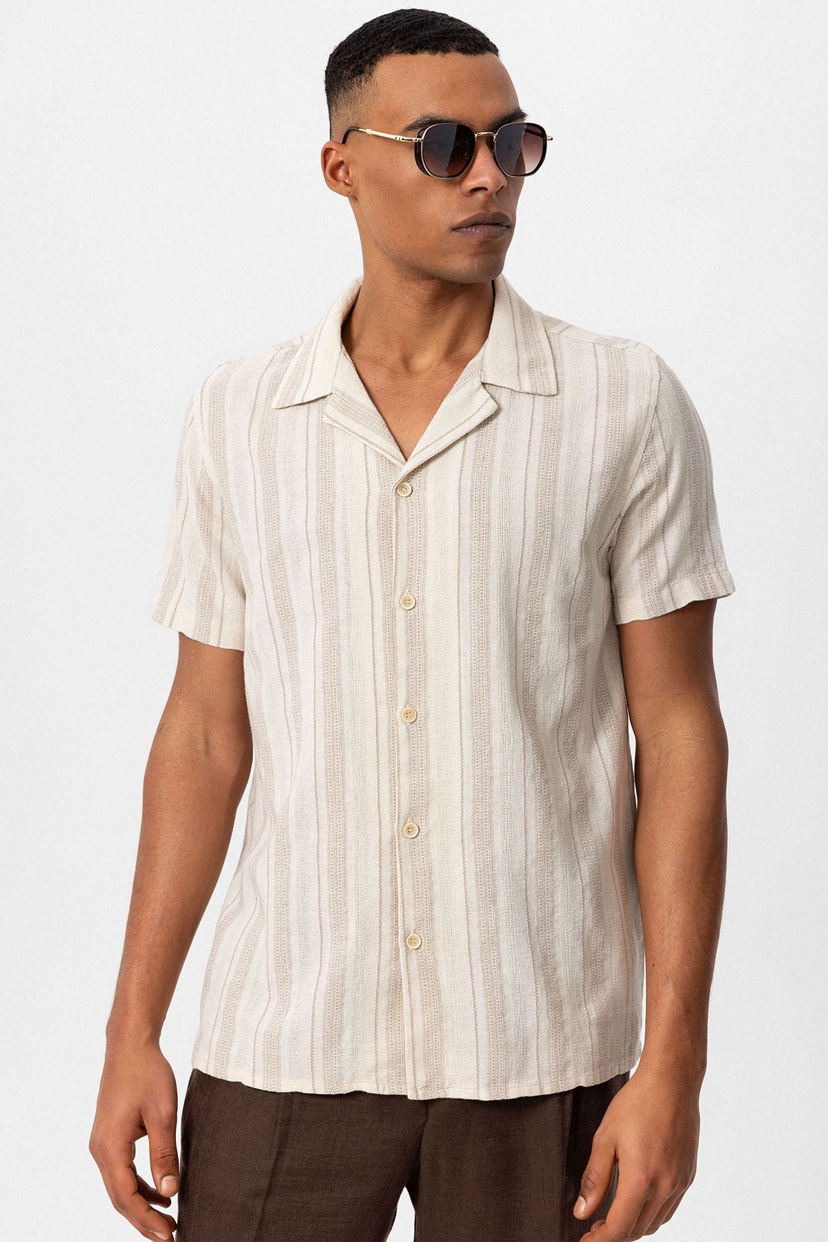 Antioch Short-Sleeved Striped Men's Shirt with a Polo Collar
