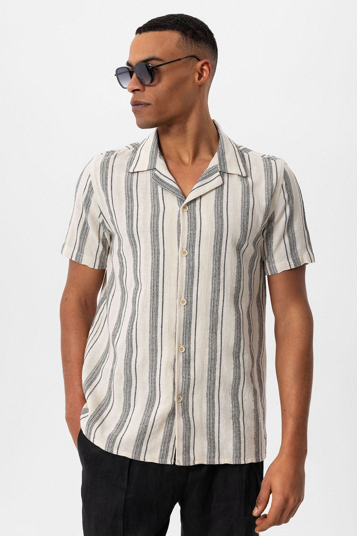 Antioch Short-Sleeved Striped Men's Shirt with a Polo Collar