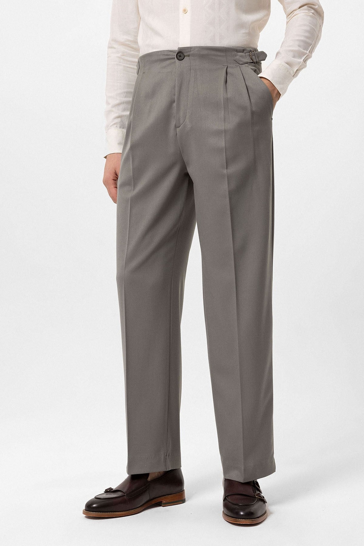 Antioch High-Waisted Men's Pants with Buckle Detail and Relaxed Fit