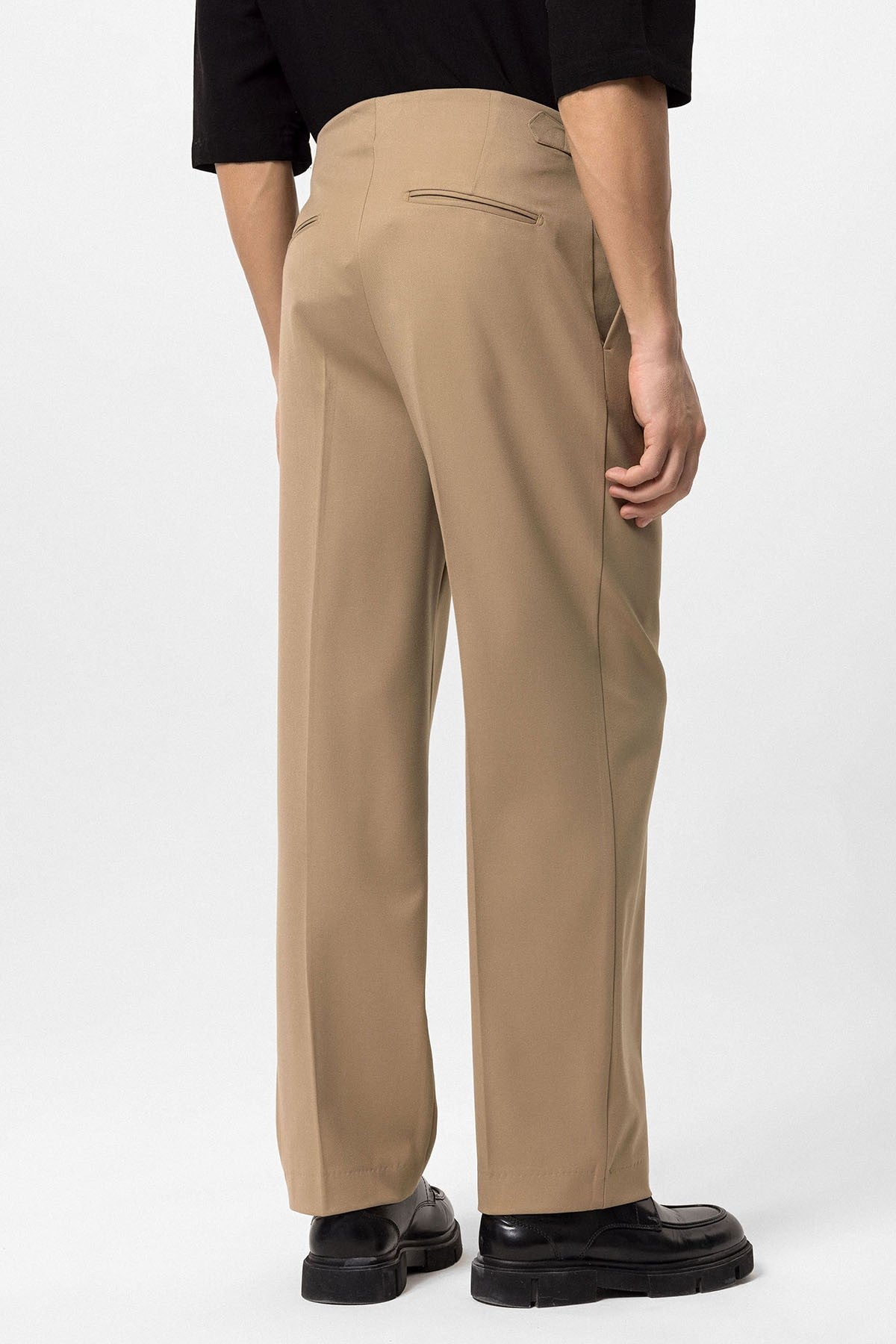 Antioch High-Waisted Men's Pants with Buckle Detail and Relaxed Fit