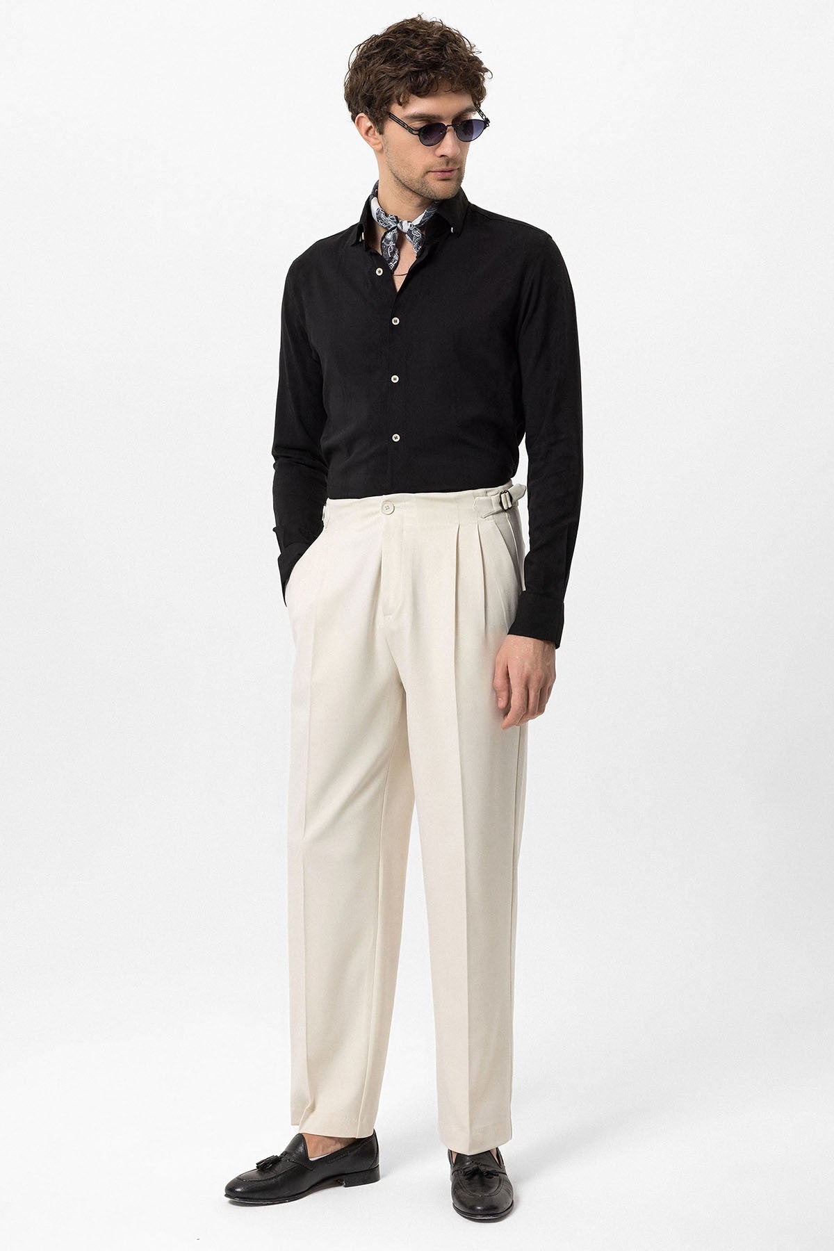 Antioch High-Waisted Men's Pants with Buckle Detail and Relaxed Fit