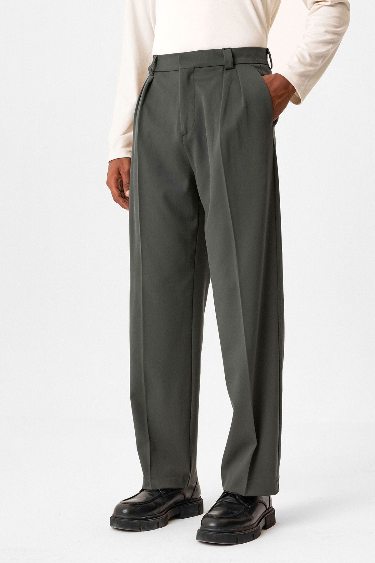 Antioch High-Waisted Pleated Relaxed-Fit Baggy Men's Pants