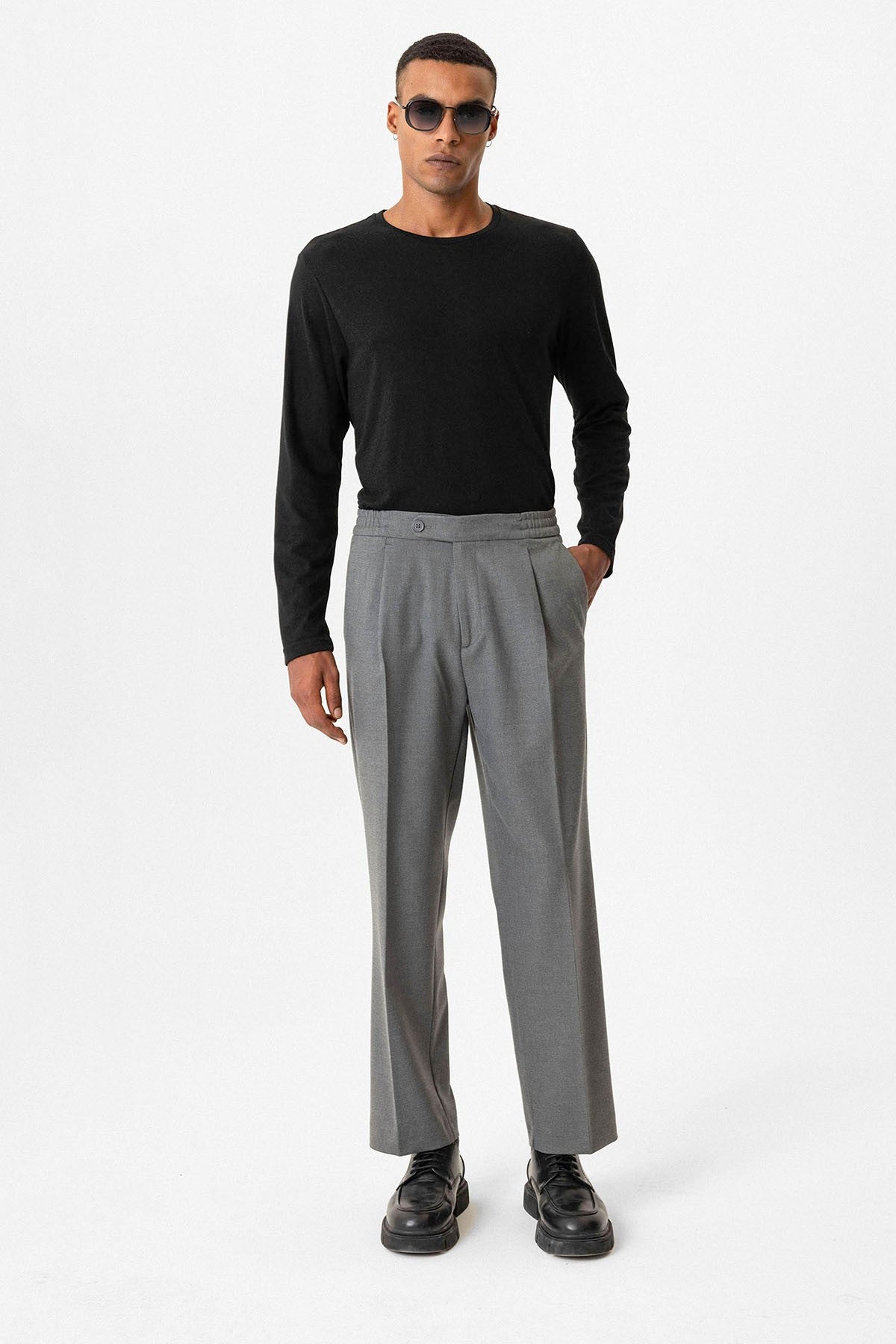 Antioch Elastic-Waist Baggy Men's Pants