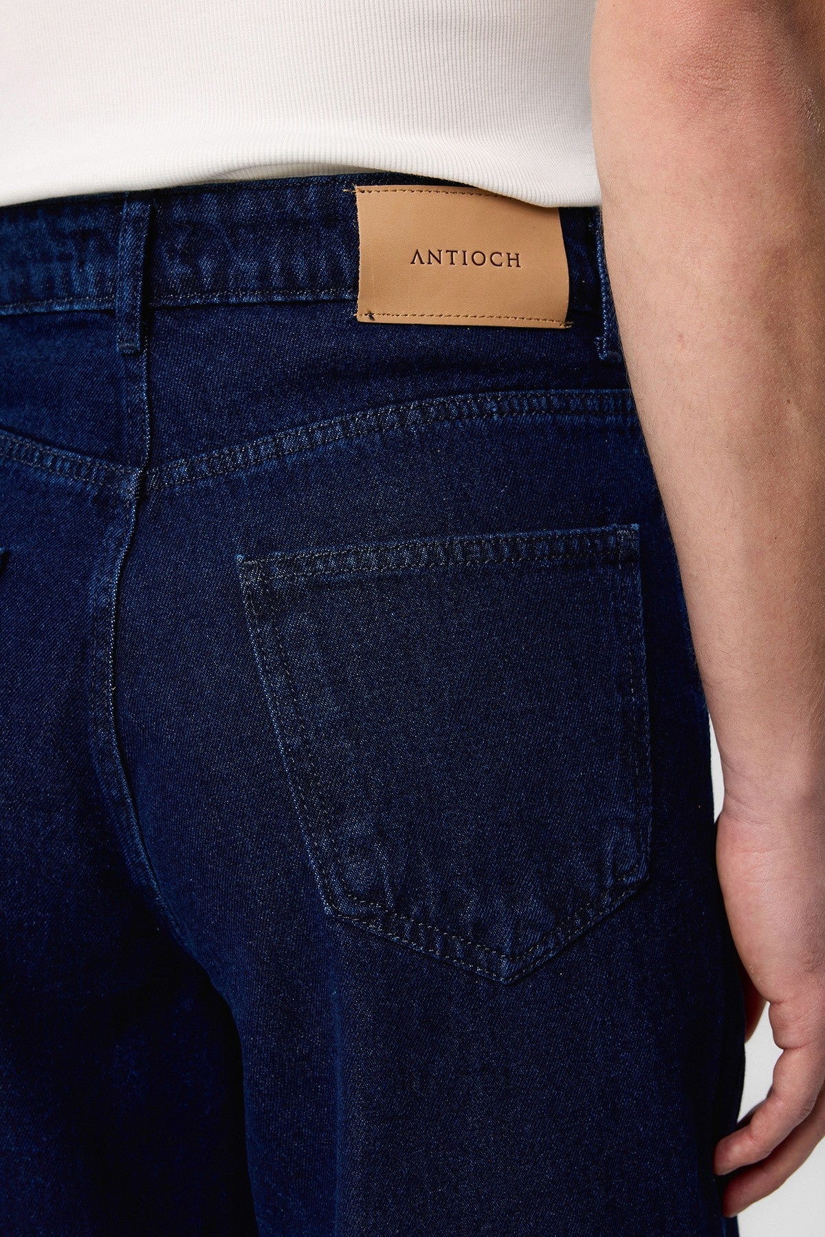 Antioch High-Waisted Relaxed-Fit Men's Jeans