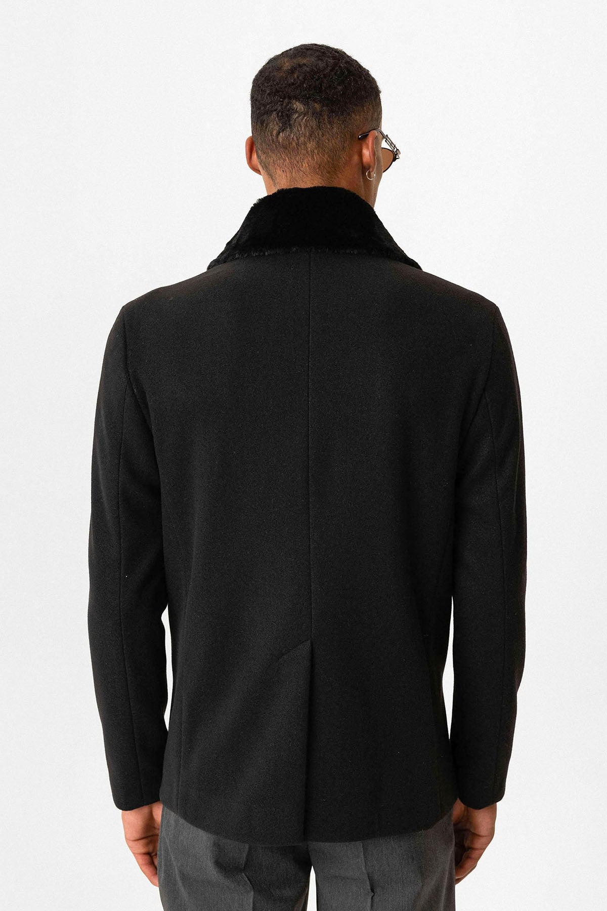 Antioch Men's Coat with Fur Collar and Double-Breasted Closure