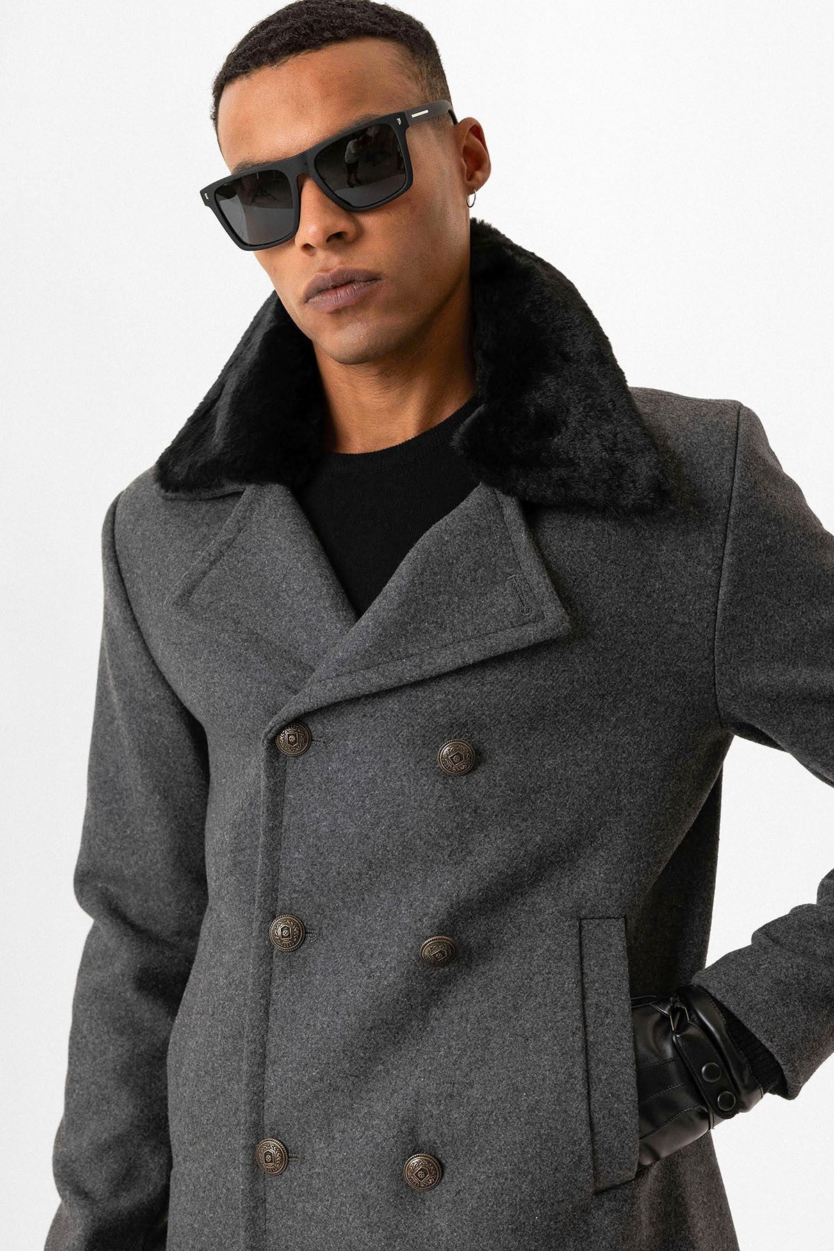 Antioch Men's Coat with Fur Collar and Double-Breasted Closure