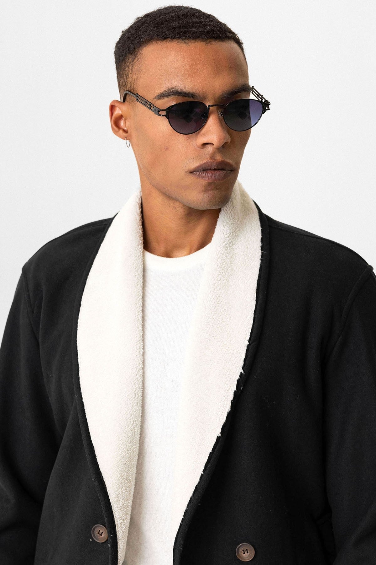 Antioch Men's Jacket with Contrast Collar and Lining Details