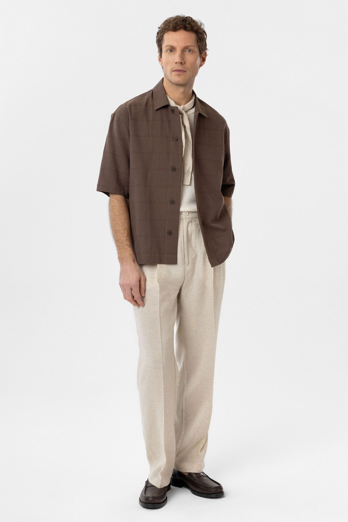 Men's Short-Sleeve Cotton Shirt with an Antioch-Textured Jacquard Pattern