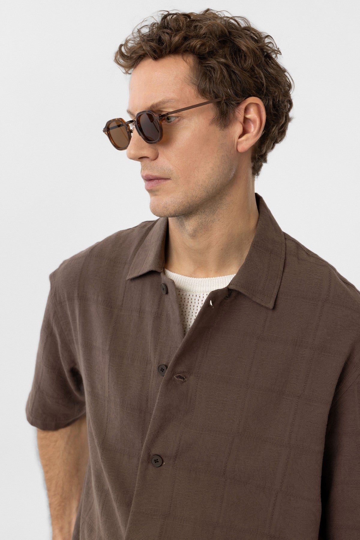 Men's Short-Sleeve Cotton Shirt with an Antioch-Textured Jacquard Pattern