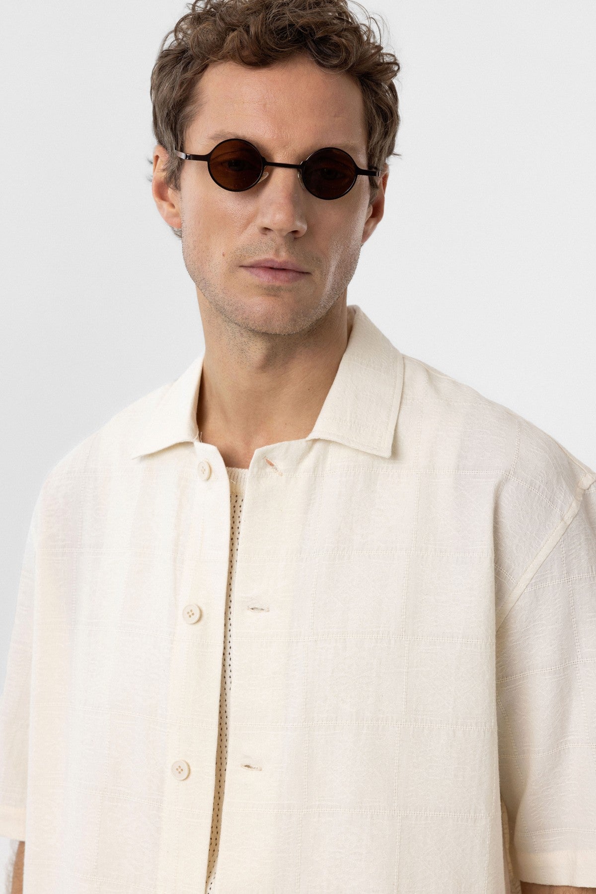 Men's Short-Sleeve Cotton Shirt with an Antioch-Textured Jacquard Pattern