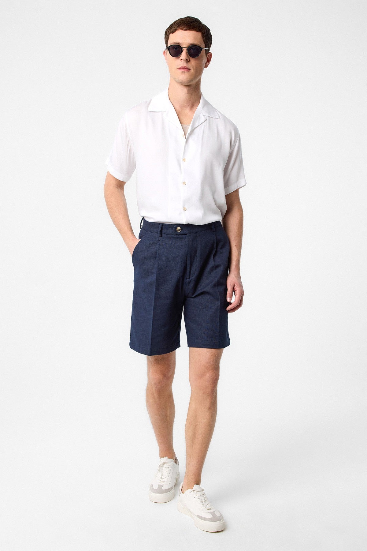 Antioch High-Waisted Pleated Men's Shorts
