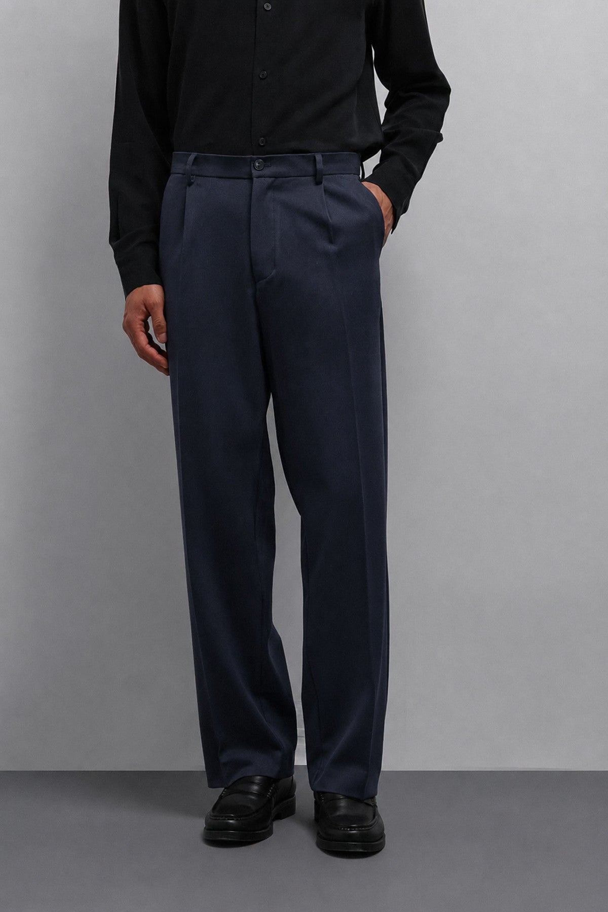 Antioch Relax Fit Baggy Pleated Men's Pants