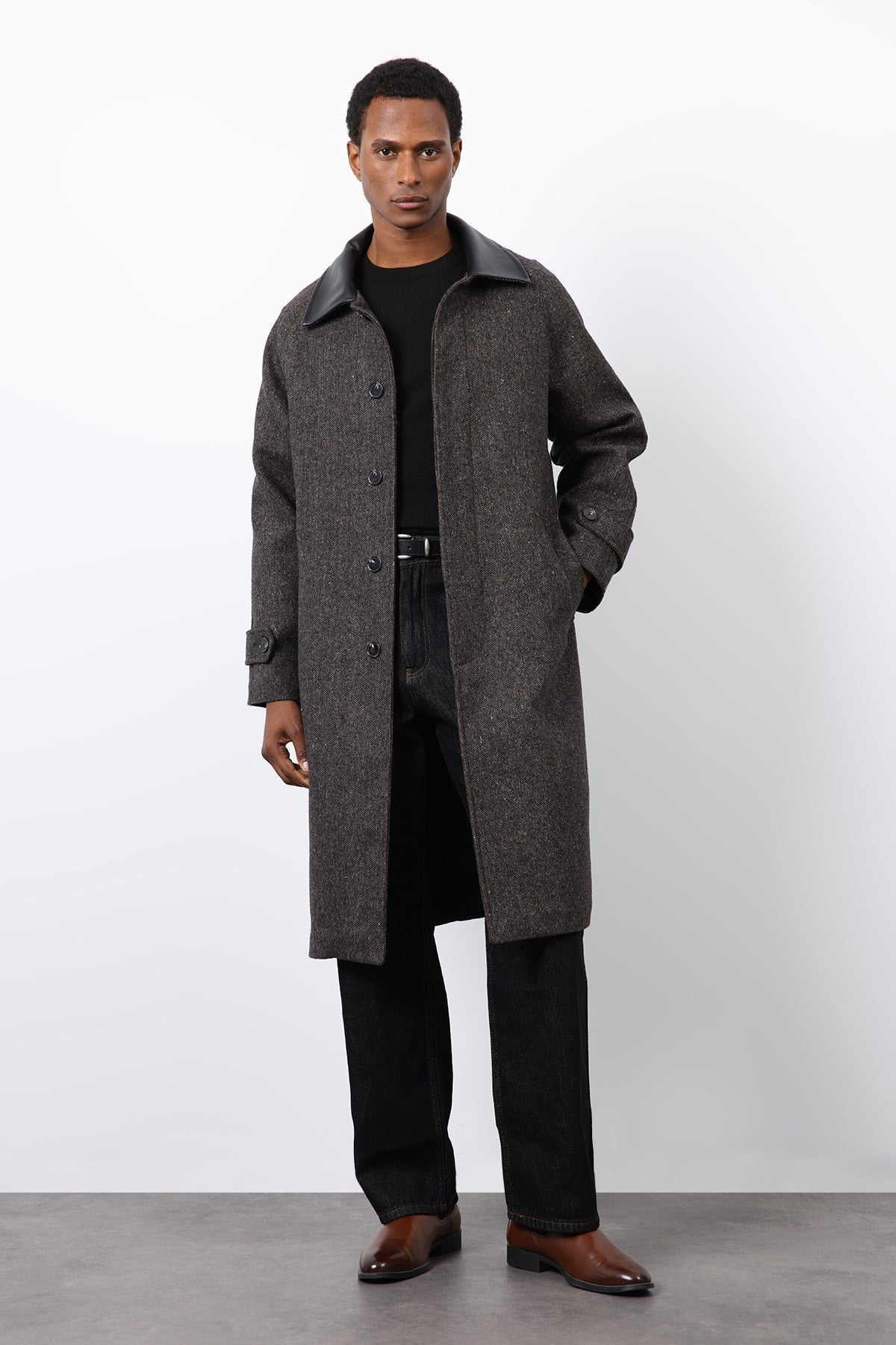 Antioch Men's Wool-Blend Coat with Contrast Collar