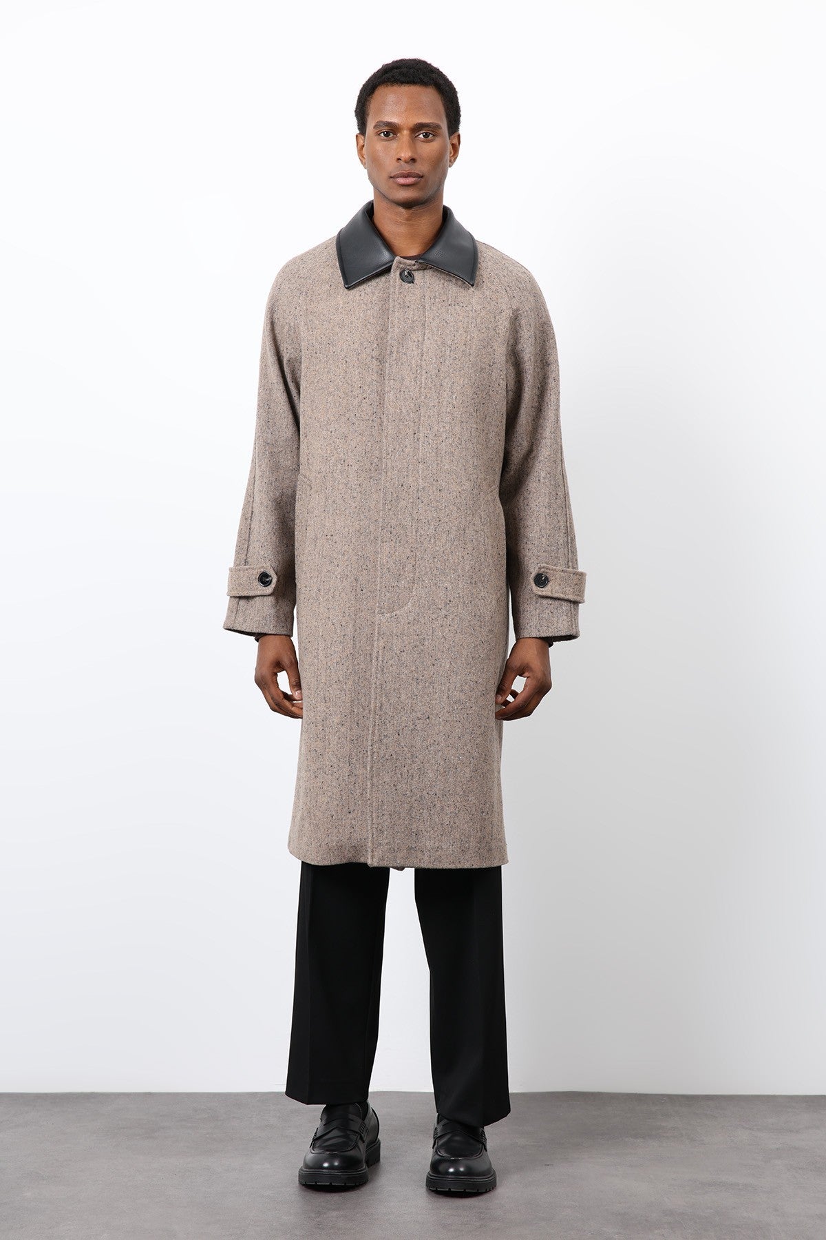 Antioch Men's Wool-Blend Coat with Contrast Collar