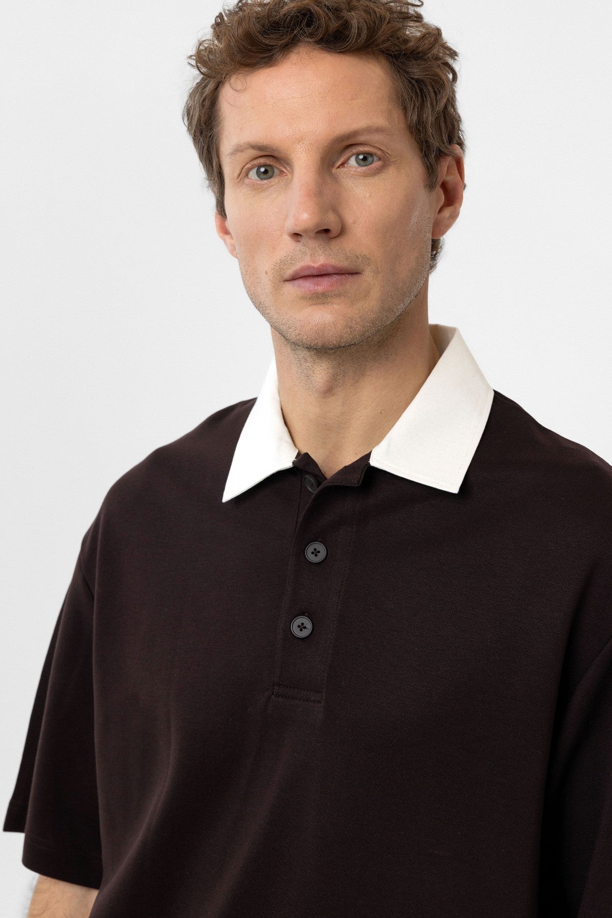 Men's T-Shirt with Contrast Collar and Interlock Weave