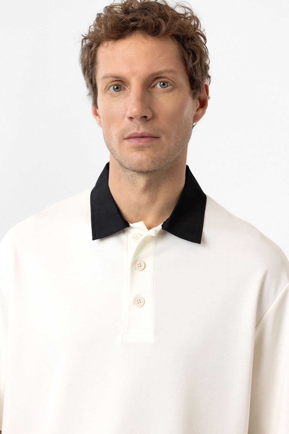 Men's T-Shirt with Contrast Collar and Interlock Weave