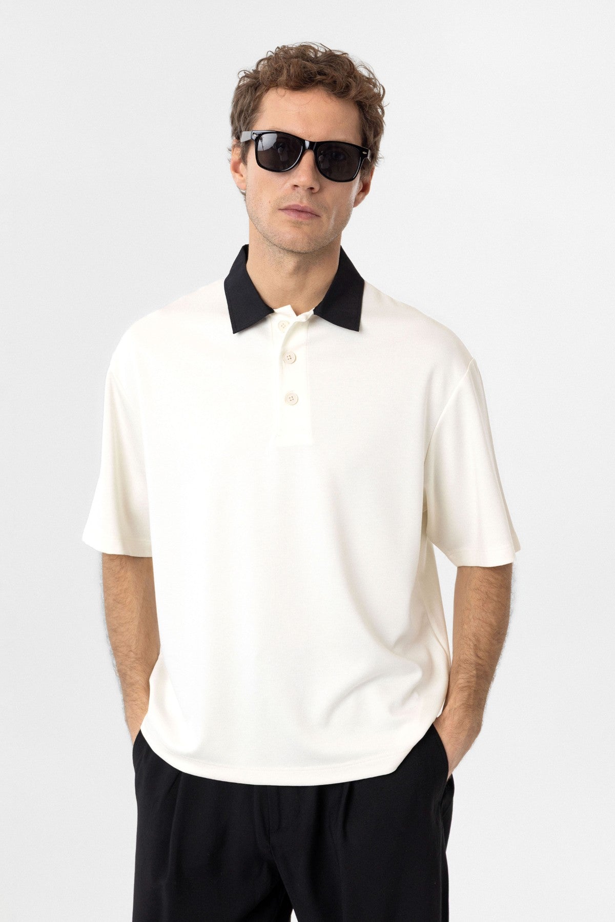 Men's T-Shirt with Contrast Collar and Interlock Weave
