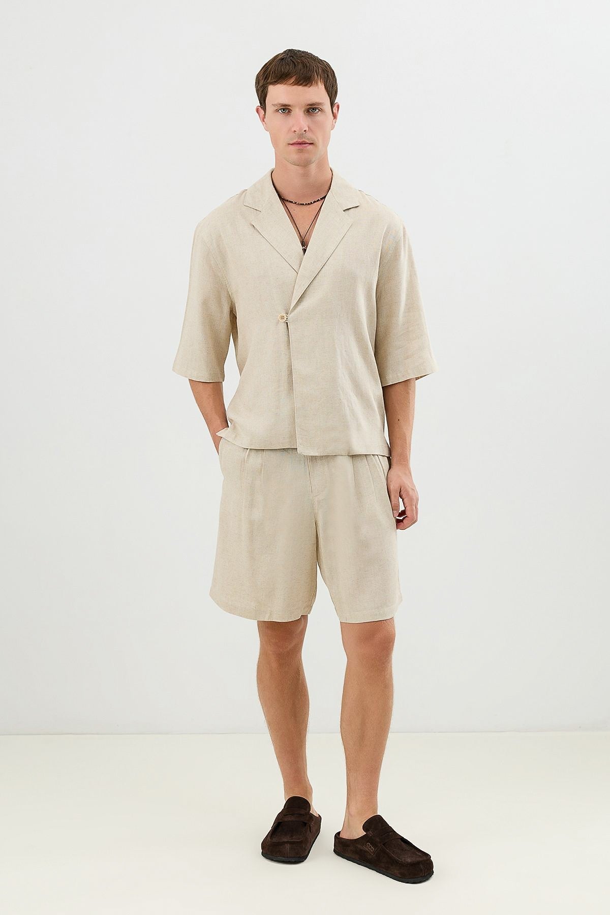 Men's Relaxed-Fit Symmetrical Shirt with Linen Blend