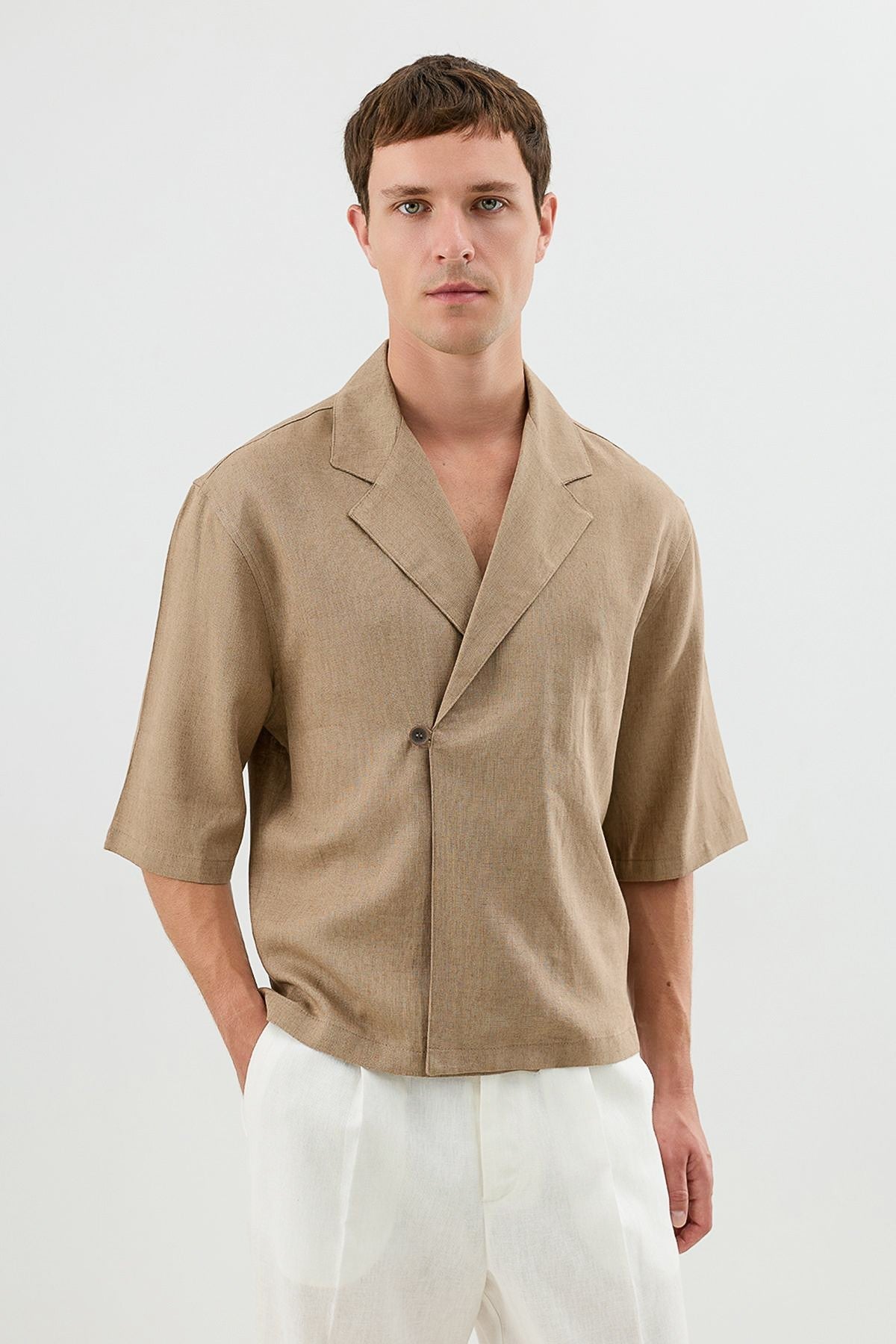 Men's Relaxed-Fit Symmetrical Shirt with Linen Blend