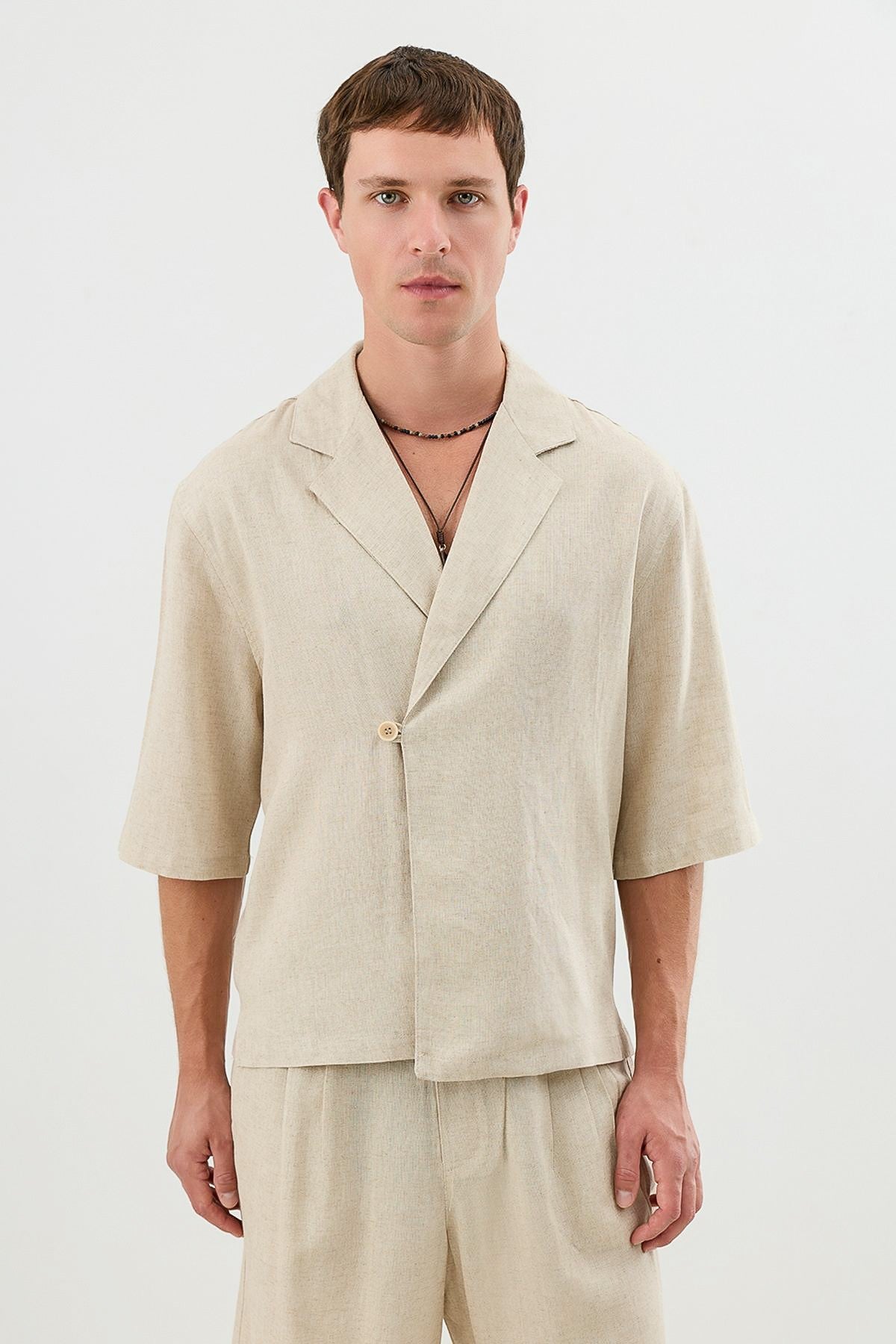 Men's Relaxed-Fit Symmetrical Shirt with Linen Blend