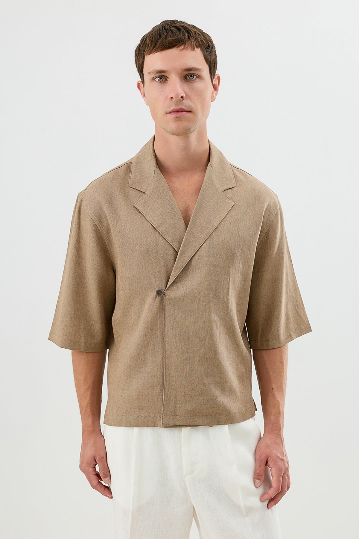 Men's Relaxed-Fit Symmetrical Shirt with Linen Blend