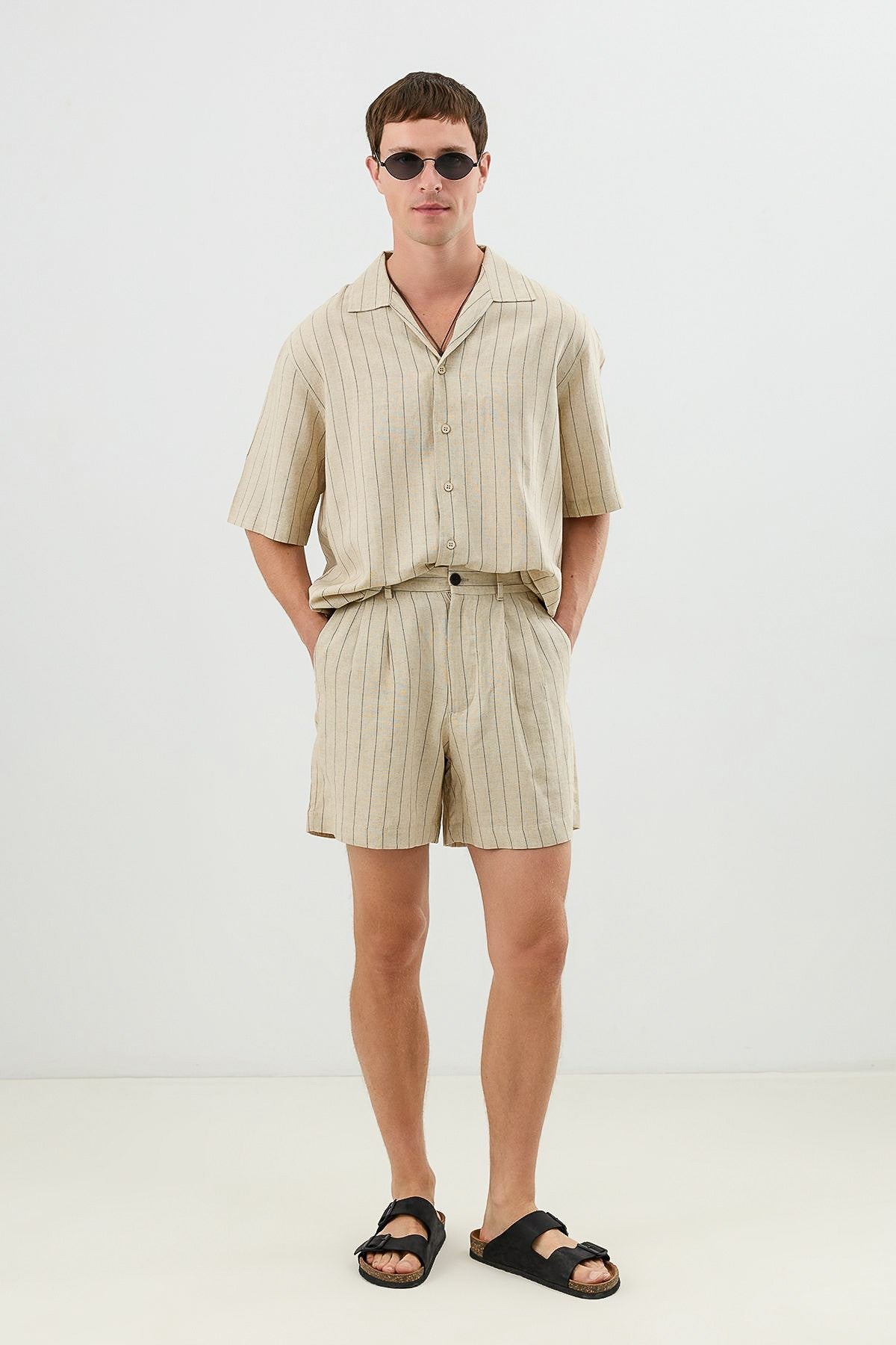 Men's Short-Sleeve Striped Relaxed-Fit Shirt with Linen Blend