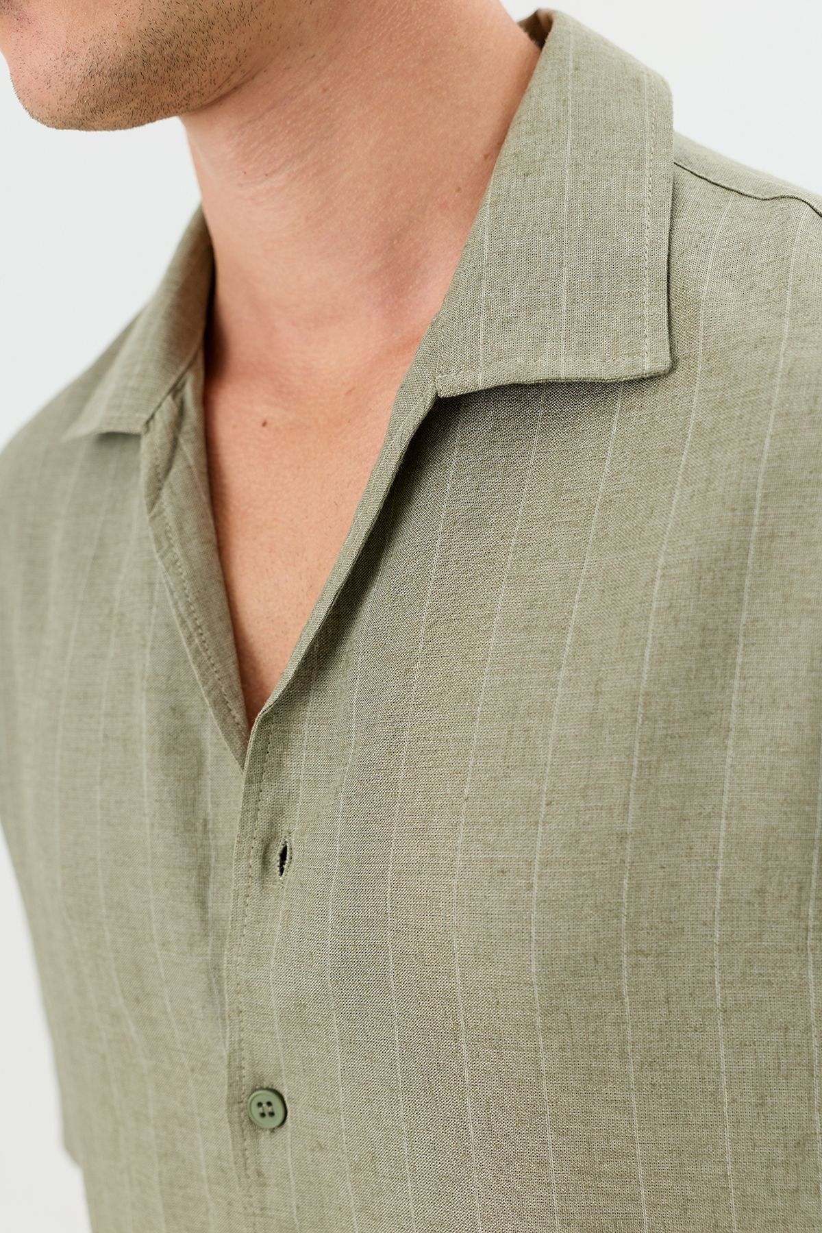 Men's Short-Sleeve Striped Relaxed-Fit Shirt with Linen Blend
