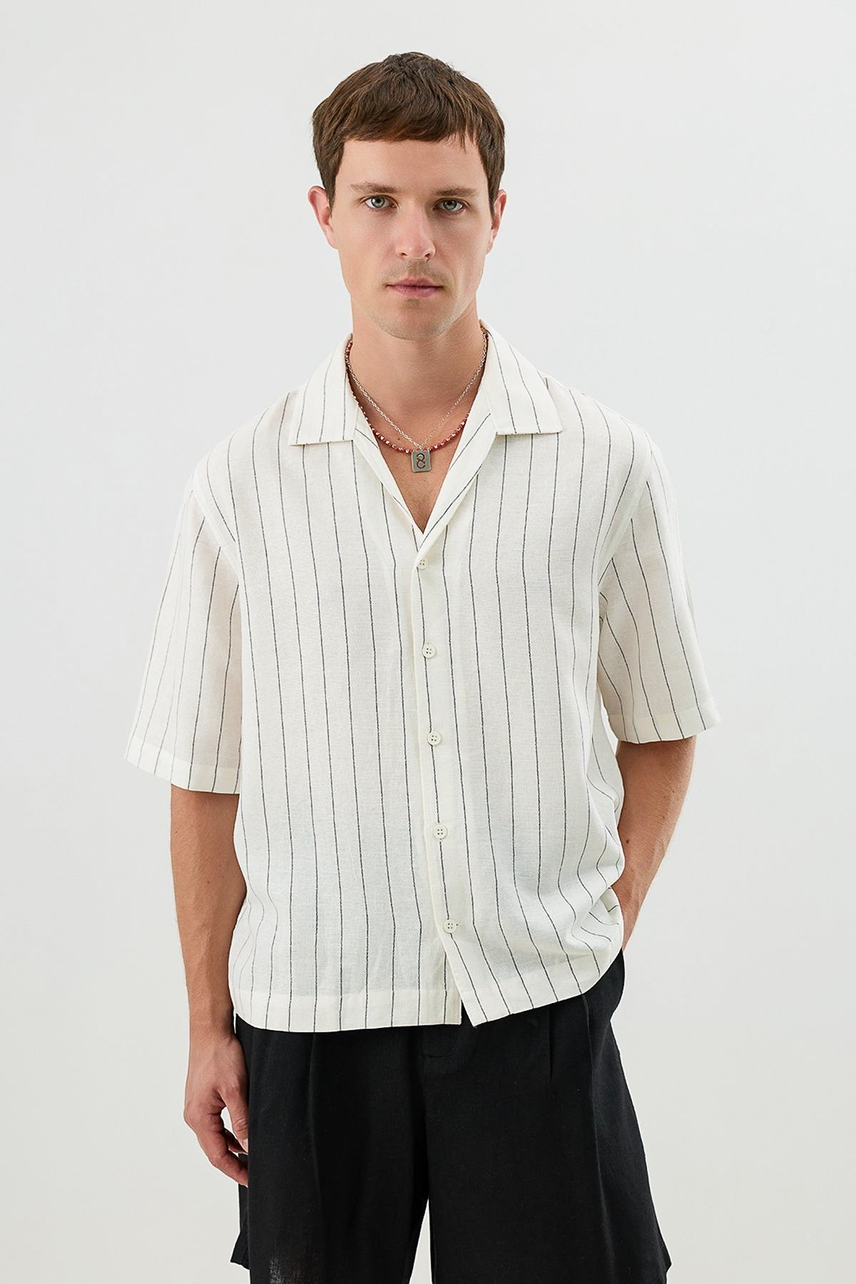 Men's Short-Sleeve Striped Relaxed-Fit Shirt with Linen Blend