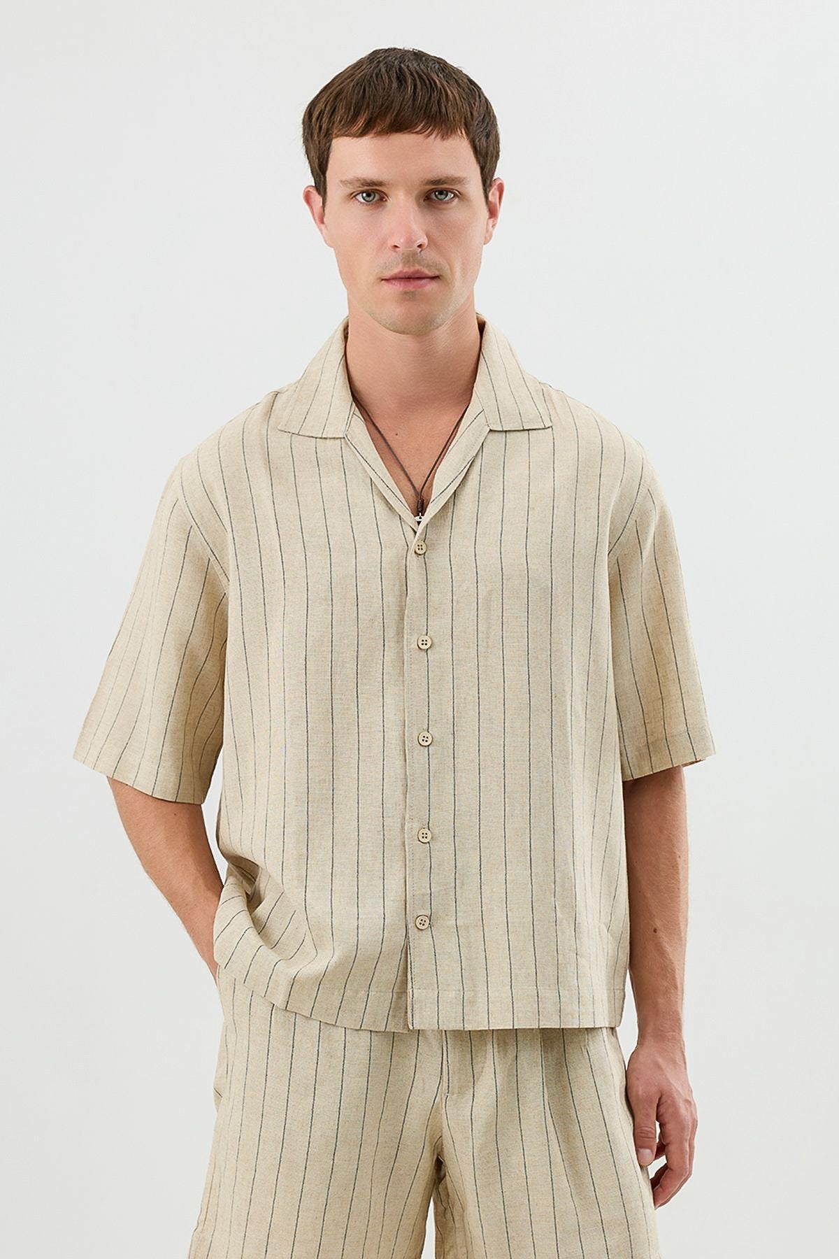 Men's Short-Sleeve Striped Relaxed-Fit Shirt with Linen Blend