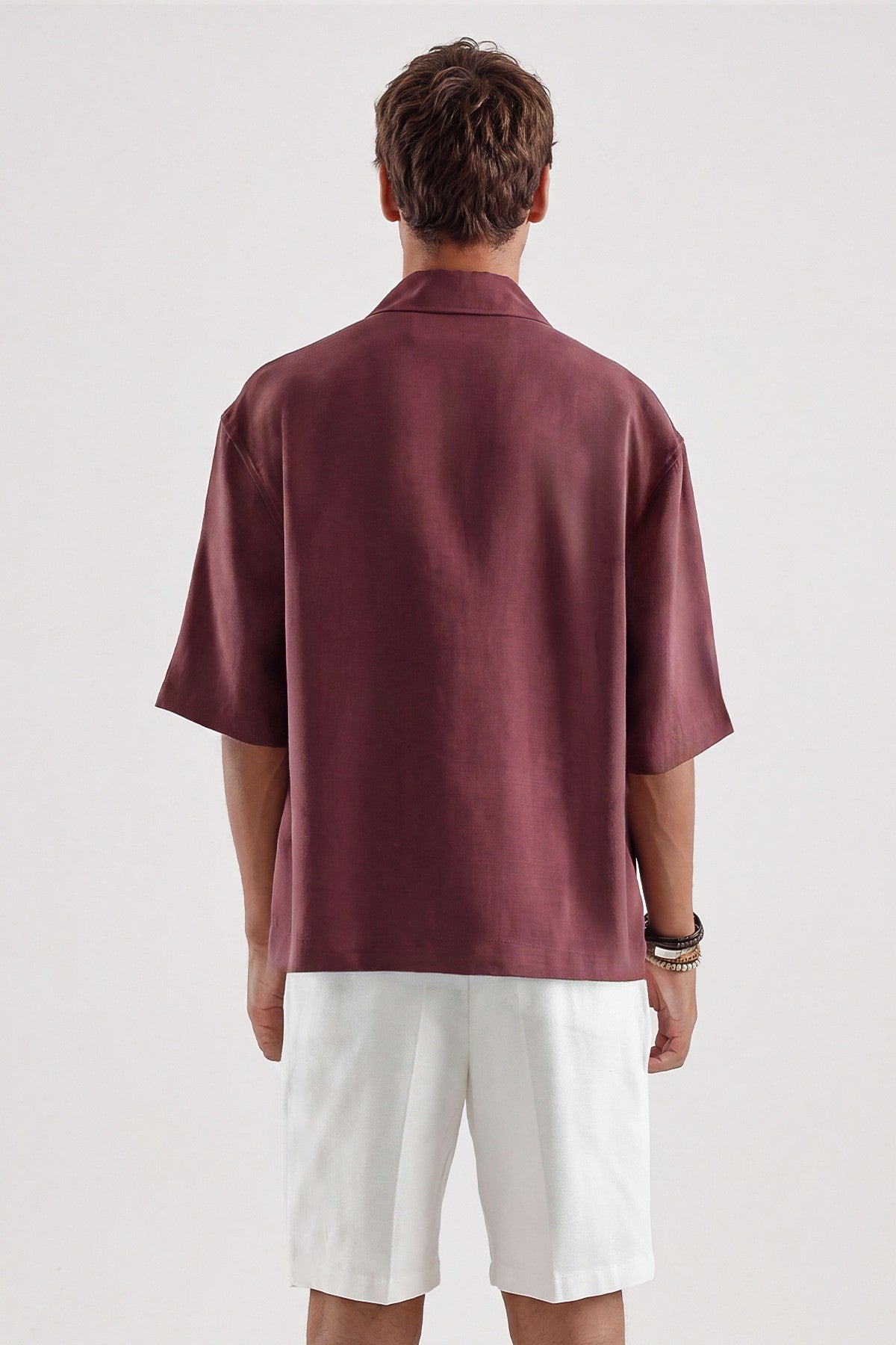 Relaxed-Fit Shirt with Detailed Closure