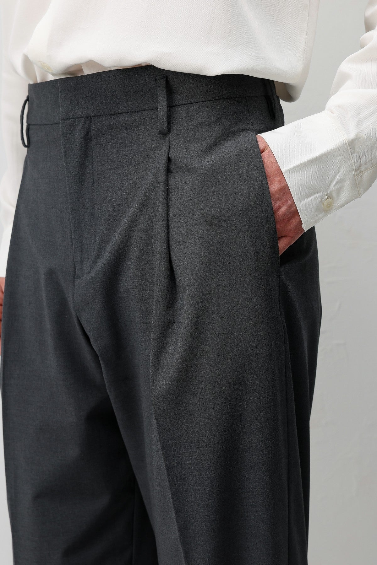 Antioch Relaxed-Fit Pleated Men's Pants
