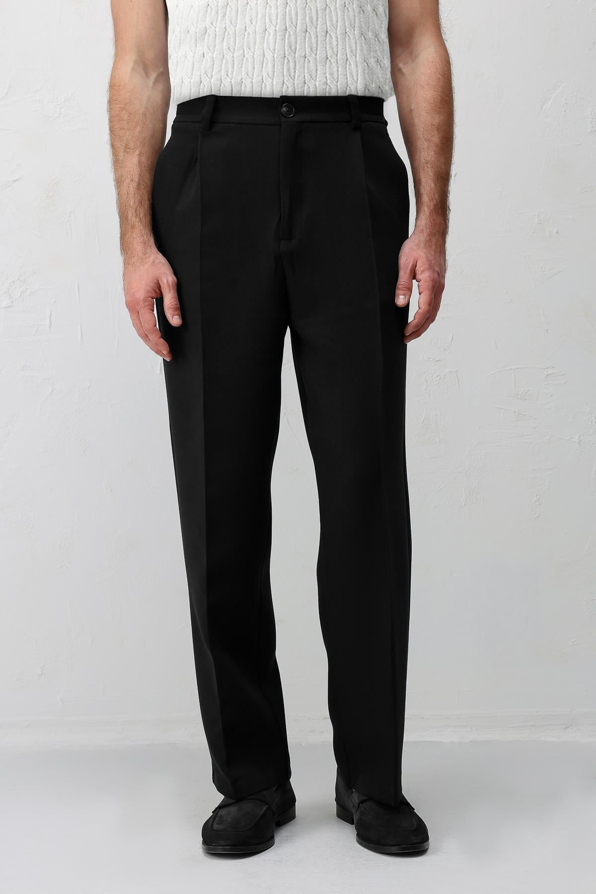 Pleated Relaxed-Fit Men's Pants
