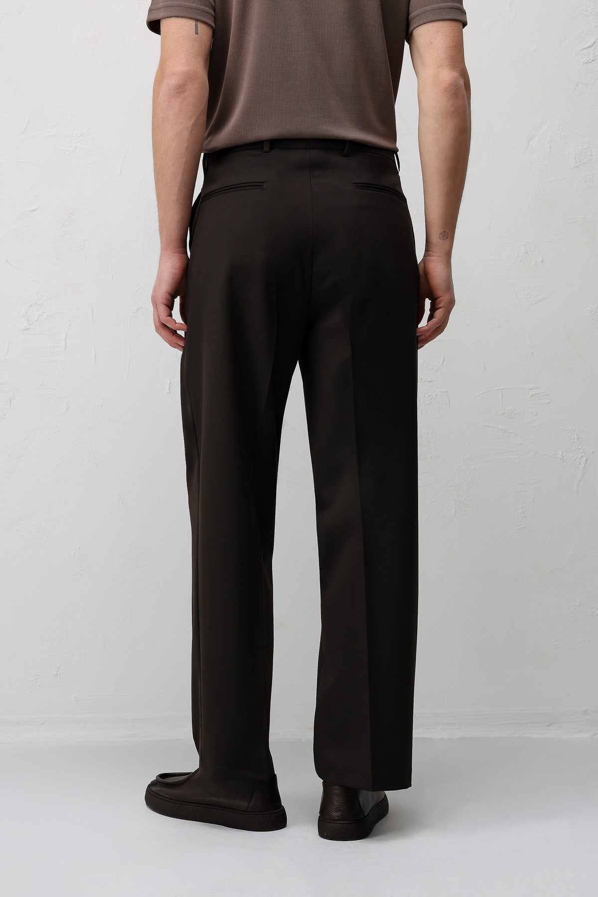 Antioch Pleated Relaxed-Fit Men's Pants